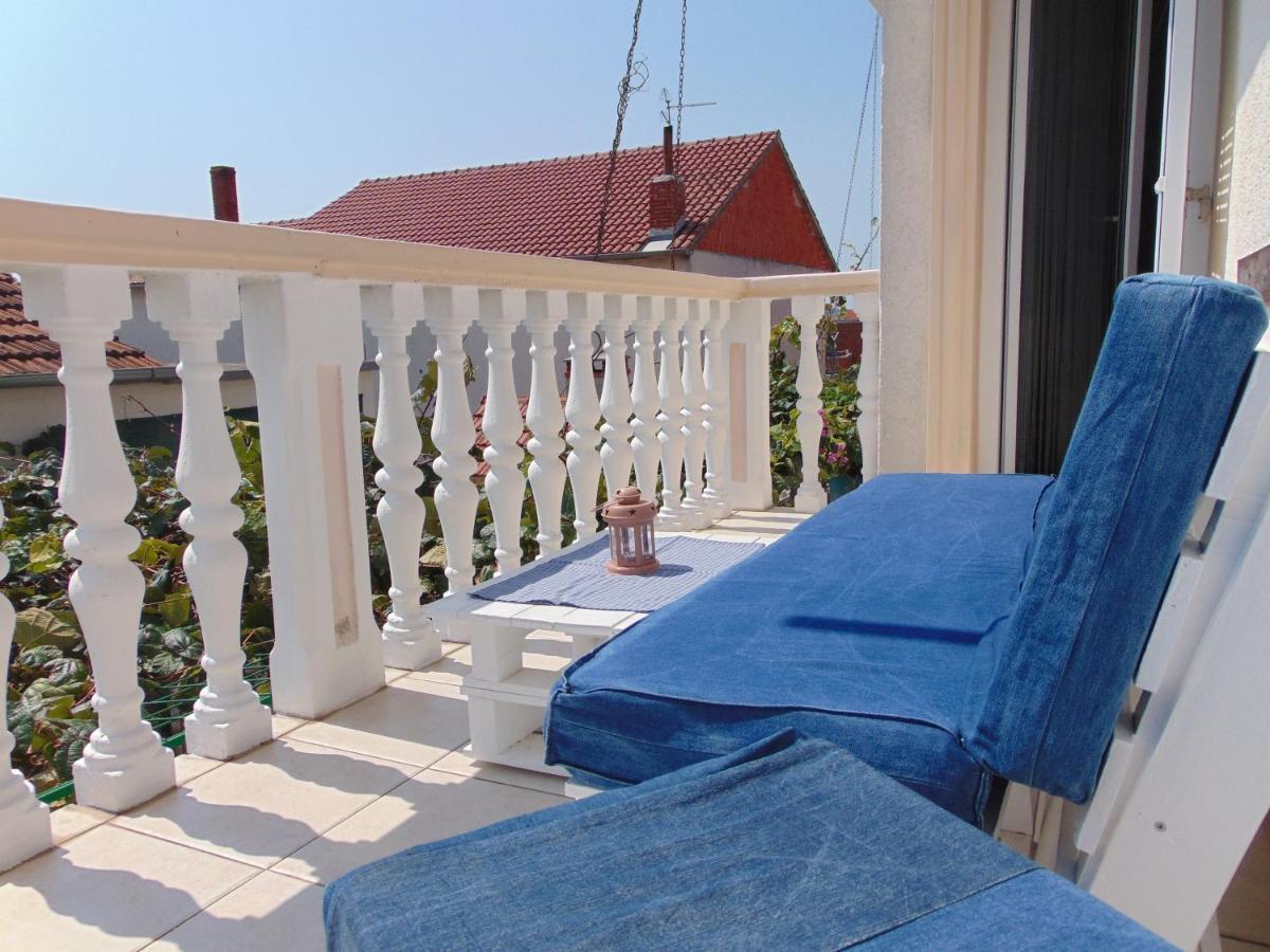 Apartments Petra Biograd Na Moru Exterior photo