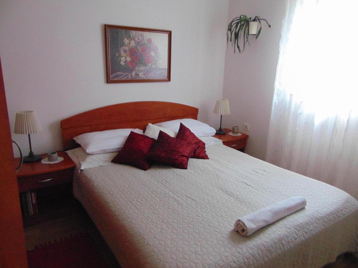 Apartments Petra Biograd Na Moru Exterior photo